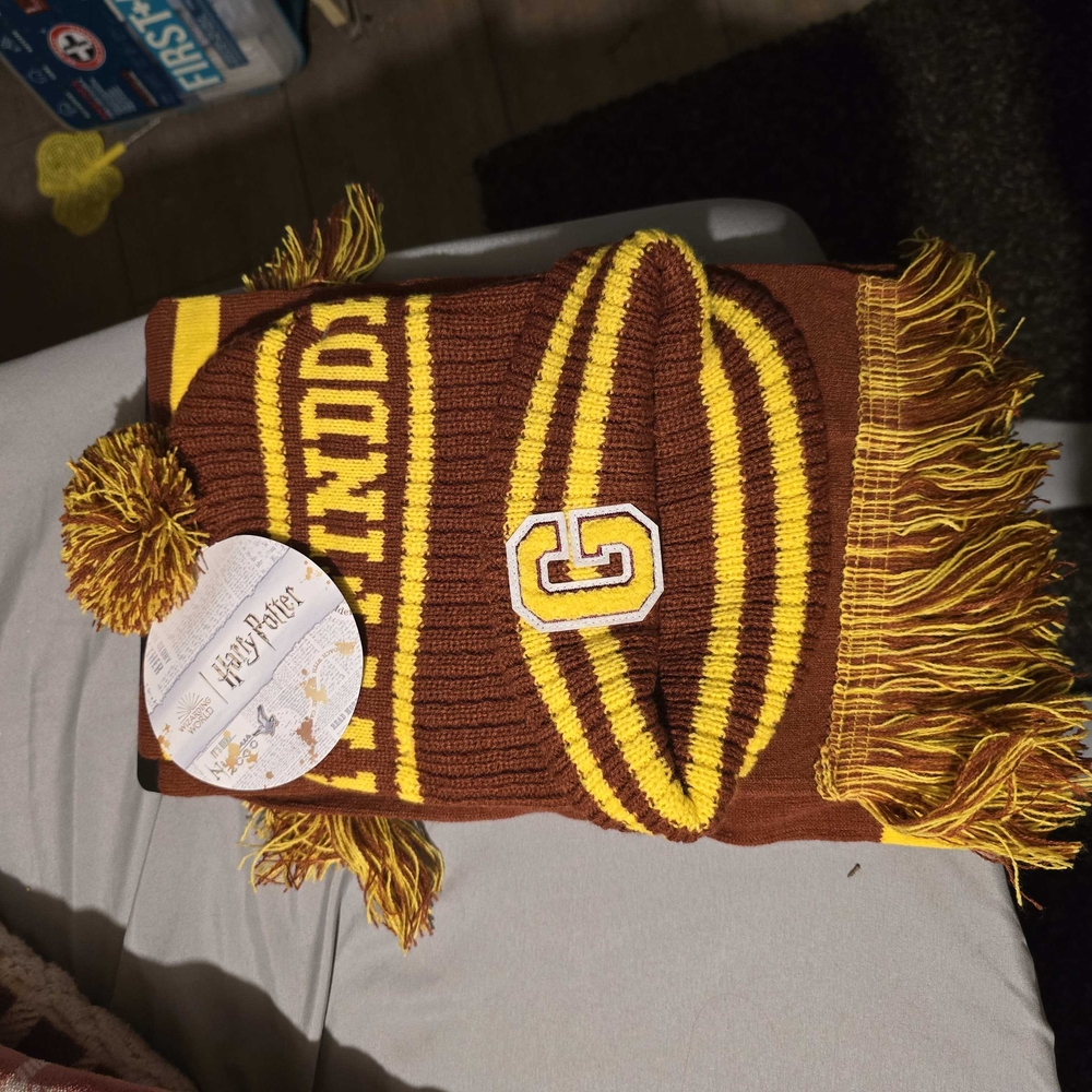 Warner Bros. Harry Potter Scarf - Brown and Yellow